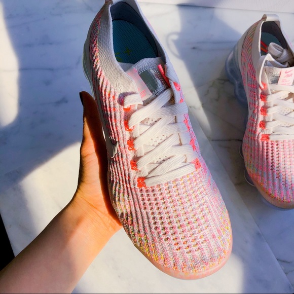 Air Vapormax Flyknit - Picture 3 of 8